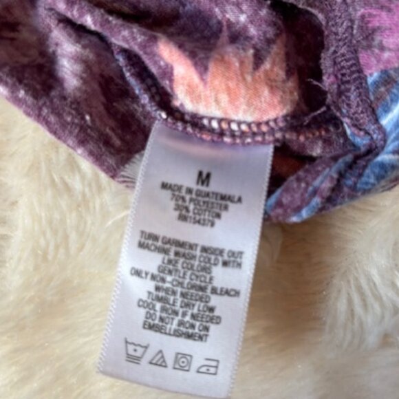 2/$40 Aero Seriously Soft Perfect V Short Sleeve T-shirt Floral Ladies Size M - Picture 3 of 7